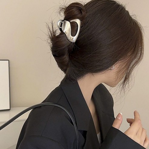 5초 만에 완성하는 우아함, 디아더컬러 커브 라운드 메탈 집게핀