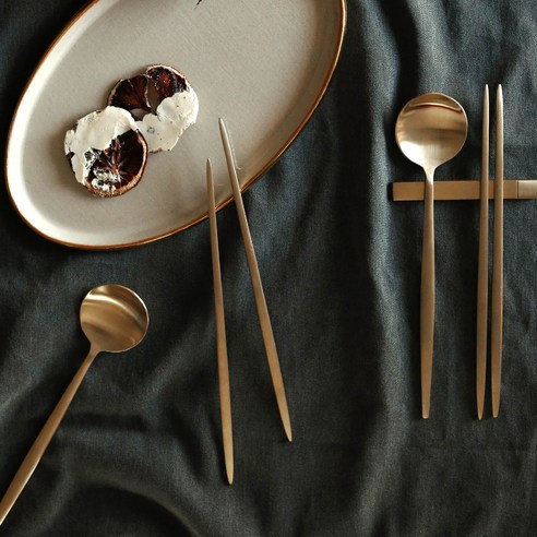 놋담 방짜유기 수저세트: 건강과 품격을 담은 식탁의 완성