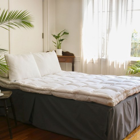 구름 위를 걷는 듯한 포근함, 세인트구스 구스 토퍼로 완성하는 꿈결 같은 숙면