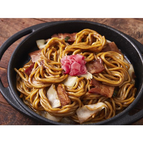 간편함과 맛을 동시에 즐길 수 있는 베이컨 야끼소바