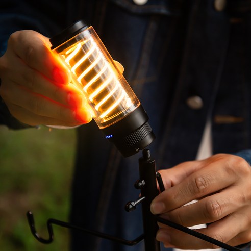 레토 감성 캠핑랜턴: 야외 조명을 위한 완벽한 동반자