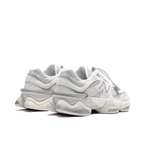 세련된 스타일과 편안함의 완벽한 조화: 뉴발란스 U9060 운동화