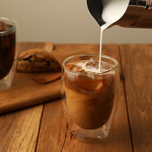 우아함과 기능성이 조화를 이룬 삼호유리의 더블레이어드 이중유리컵