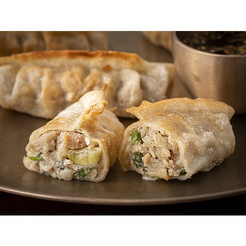 섬세한 만듦새가 선사하는 미식의 향연, 풀무원 얄피꽉찬 육즙진한 교자