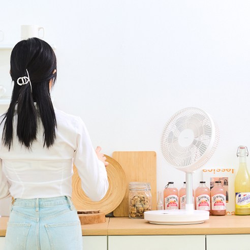 시원함을 따라잡는 보만 7엽 미세풍 무선 선풍기