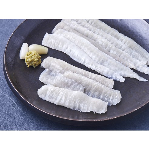 쫀득한 식감과 고소한 풍미, 집에서 즐기는 은하수산 광어 지느러미 회