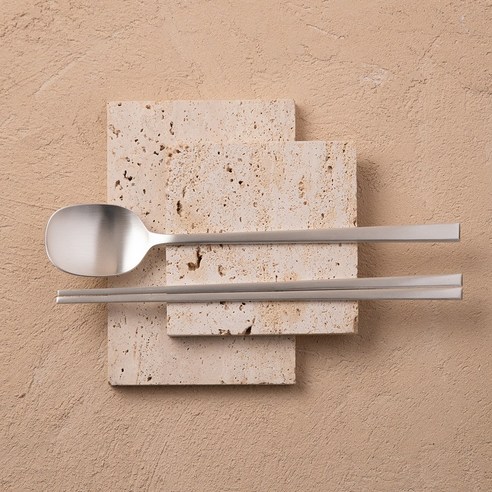 품격과 건강을 담은 선물, 한국도자기 리한 노아 은수저 세트