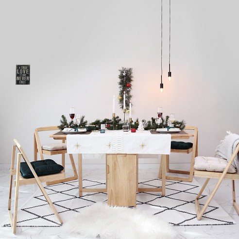 따스한 원목, 실용적인 디자인으로 완성하는 행복한 식사 공간