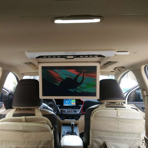 드넓은 하늘을 품은 듯, 자동차 안의 영화관을 완성하다