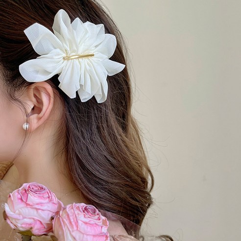 5초 만에 완성하는 우아함, 라일리 쉬폰 반머리핀!