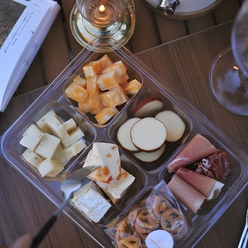 미식의 향연, 풍성한 10종 치즈 샤퀴테리 플래터로 일상을 특별하게 와인플래터