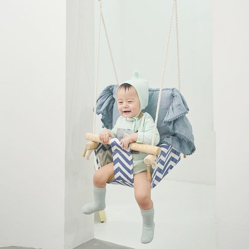 좁은 공간에서도 아이의 활동량을 채워주는 라라비 스윙점퍼 풀세트!