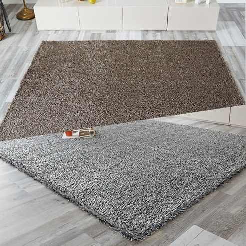 포근함과 스타일을 동시에 갖춘 특대형 샤기 카페트