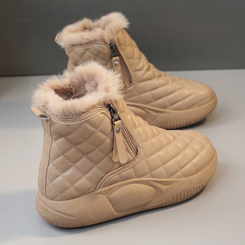 추천하는 제품으로, 겨울철에 따뜻하고 스타일리시한 신발을 찾는 여성들에게 인기가 있습니다.
