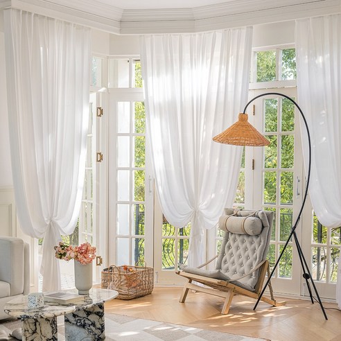 우아함과 실용성을 갖춘 완벽한 커튼