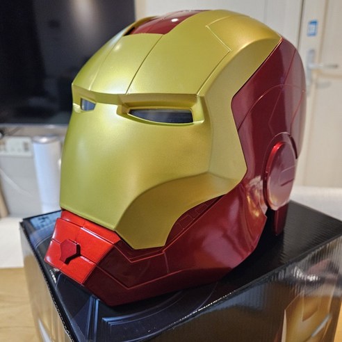 어린 시절 로망을 담은 아이언맨 헬멧, 아이들에게 추억을 선물하세요.