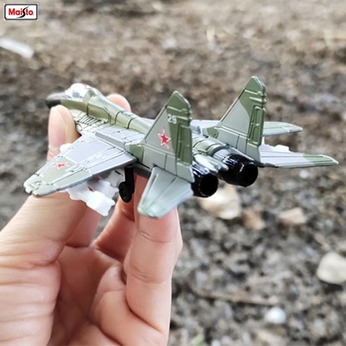 다이캐스트 비행기 Maisto 오리지널 MIG29 F117 모델 다이캐스팅 장난감 선물 컬렉션 수송 전투기 헬리콥터, [06] 18 Hornet