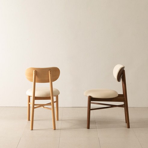 감각적인 공간을 완성하는 라움에스알 조이 원목 쿠션 식탁의자