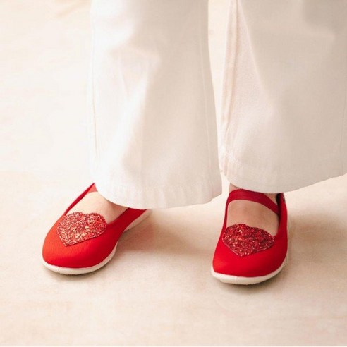 봉통 키즈 레드 하트 메리제인: 사랑스러움과 편안함의 완벽한 조화