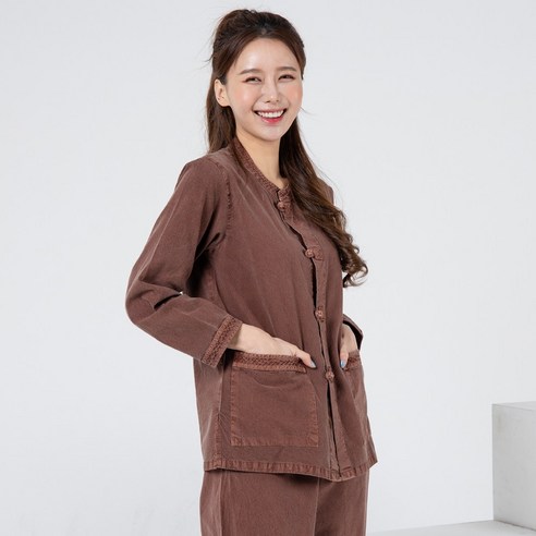 편안하고 세련된 남녀공용 생활한복으로 다양한 경우에 스타일을 선보이세요.