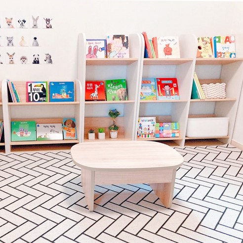 비노즈 라운드 책장으로 정리 정돈과 편리함을 경험하세요.