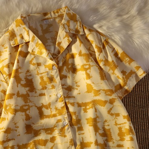 YANG 홍콩 스타일 레트로 반소매 셔츠 여성 여름 디자인 틈새 일본식 홍콩 스타일 고대 프랑스 스타일 부드러운 스타일 세련된 셔츠
