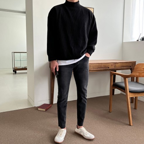 겨울을 따뜻하게 지낼 수 있는 기모 반폴라 니트 맨투맨