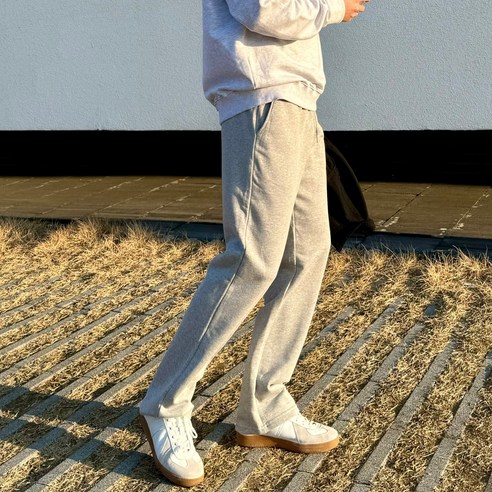 편안함과 스타일을 겸비한 다이나믹피플 코튼 세미 와이드 팬츠 트레이닝 바지