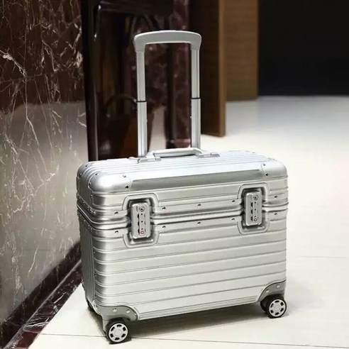 여행의 품격을 높이는 동반자, 승무원 스타일 위로 여는 캐리어