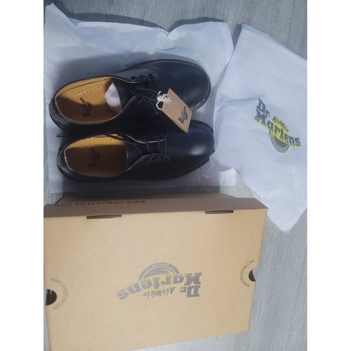 닥터마틴 1461, 하나쯤 있으면 데일리룩 고민 끝!