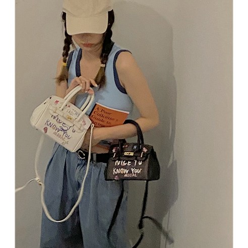 낙서 핸드백 여성 여름 새로운 패션 백금 가방 프랑스 틈새 모든 경기 Ins 메신저 가방