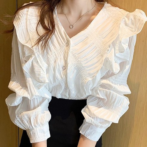 [랜덤플레이] 브이넥 셔링 숄더라인 프릴 쁘띠 블라우스
