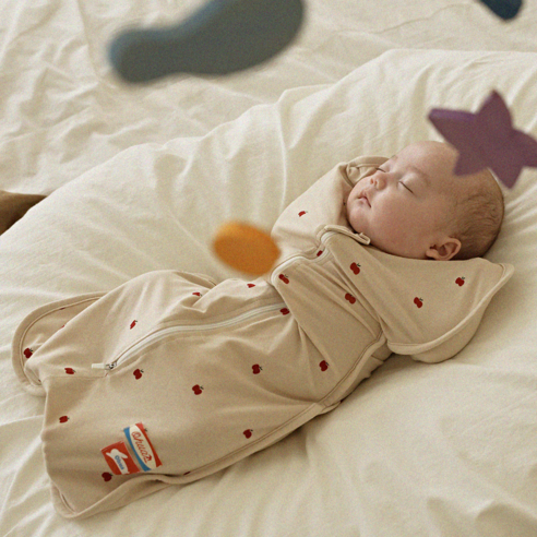 아기의 포근한 첫 만남, 오우아스튜디오 신생아 속싸개로 전하는 사랑