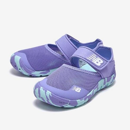 아이들의 안전과 스타일을 책임지는 완벽한 여름 아쿠아슈즈