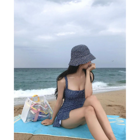 화려한 꽃무늬와 편안함을 겸비한, 여름에 필수적인 스멜모리 플라워 트임 원피스 수영복