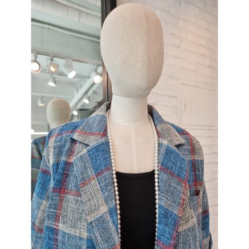 여름철에 시원하고 캐주얼한 스타일을 완성하는 반다리의 체크 린넨 숏자켓