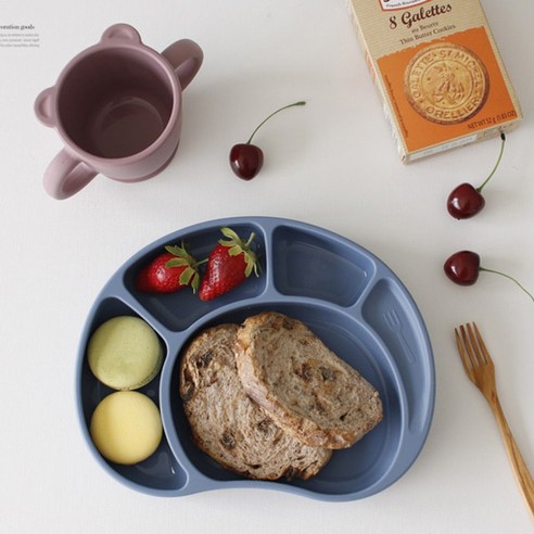 안전하고 즐거운 식사 시간, 유아용 파스텔 실리콘 흡착 식판 다크블루