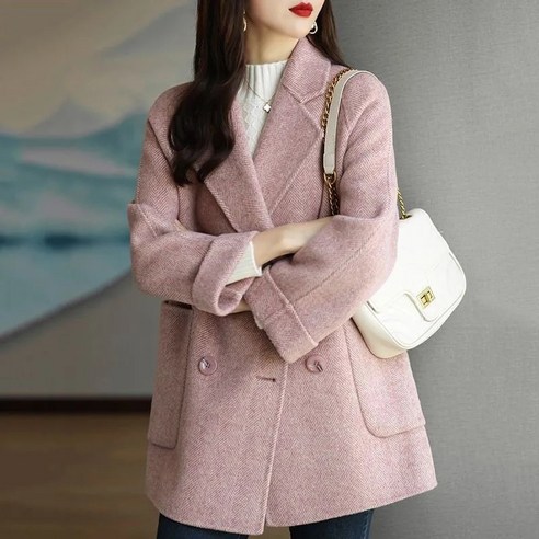 봄철의 스타일리시하고 편안한 오버핏 모직 코트