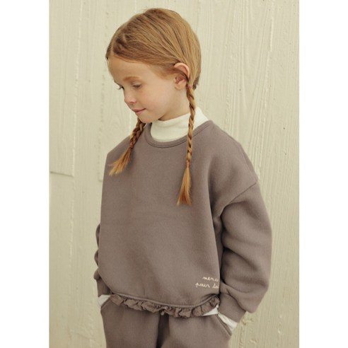 [마르디엠버] 아기자기한 무드의 'BN 프렘 레이스 맨투맨'을 소개합니다.