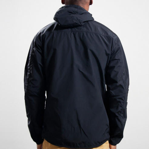 바람을 가르며 나아가는 자유, 피엘라벤 하이코스트 윈드자켓과 함께