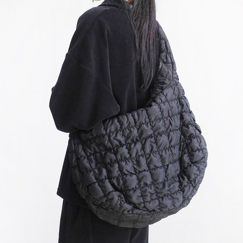 칸툰 여성 퀼팅 구름 숄더백 크로스백 보부상가방: 편안하고 세련된 필수품