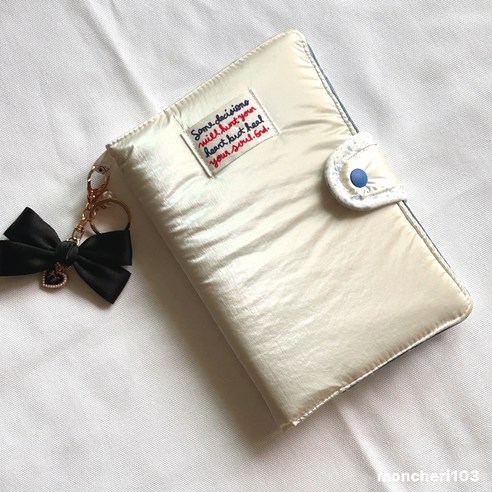 섬세한 벨벳 광택과 아이보리의 따스함으로 완성하는 나만의 공간, 몽쉐리103 북커버