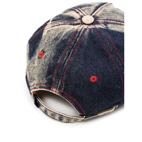 겨울에도 힙스터 감성을 놓치지 마세요: 디젤 데님 캡으로 스타일 완성!