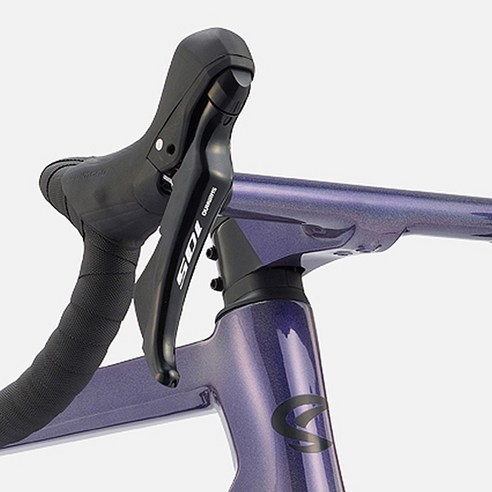 속도, 스타일, 편안함의 완벽한 조화로 라이딩 경험을 혁명시키는 첼로 엘리엇 D7