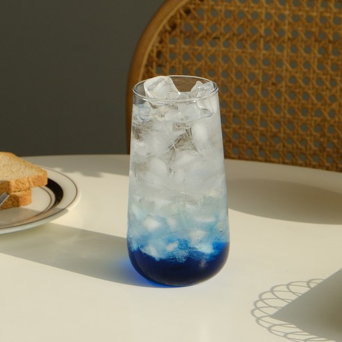 세련되고 편리한 내열 유리로 모든 음료를 스타일리시하게 즐기세요.