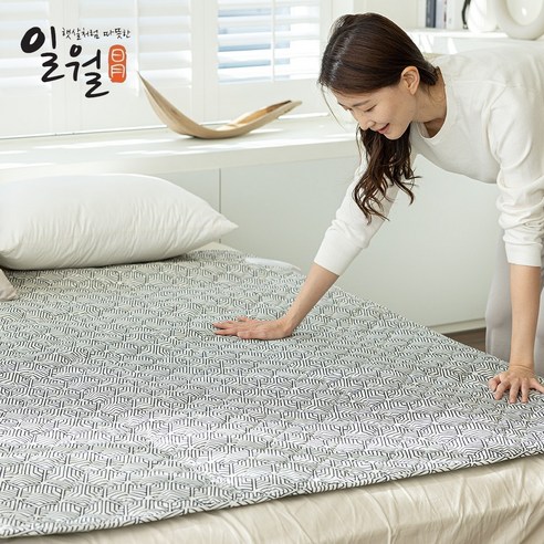 일월 23년형 힐링스타 워셔블 슬림 카본매트는 청결하고 편안한 수면을 제공하는 제품입니다.