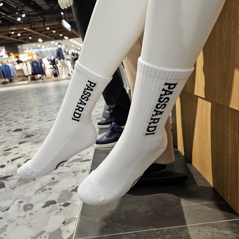 필드 위 스타일과 편안함을 책임지는 파사디골프 여성 스포츠 양말