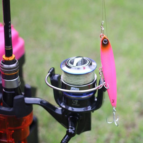 다용도성과 내구성으로 어종 타겟으로 성공적인 낚시를 즐기실 수 있습니다.