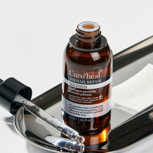 발톱 문제를 해결하고 발톱 건강을 증진하는 목초 솔루션