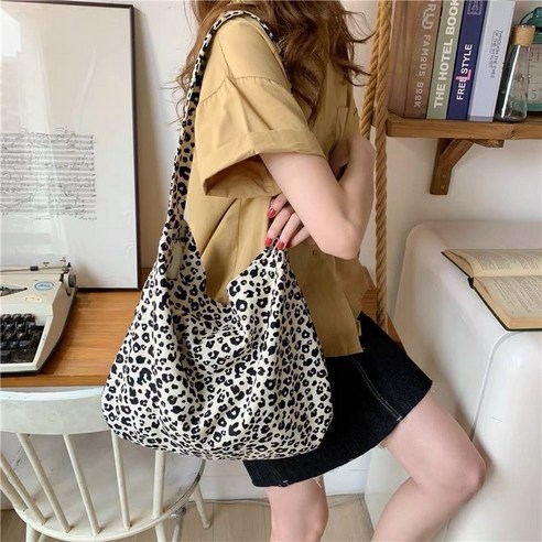 나이키 에센셜 헤리티지 86 캡 모자 (943091-451) 이미스모자 14 레오파드 데일리백 에코백 연예인 호피백 숄더백